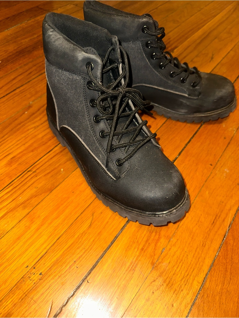 Suadex Men's Black Lace-Up Work Steel Toe Boots.